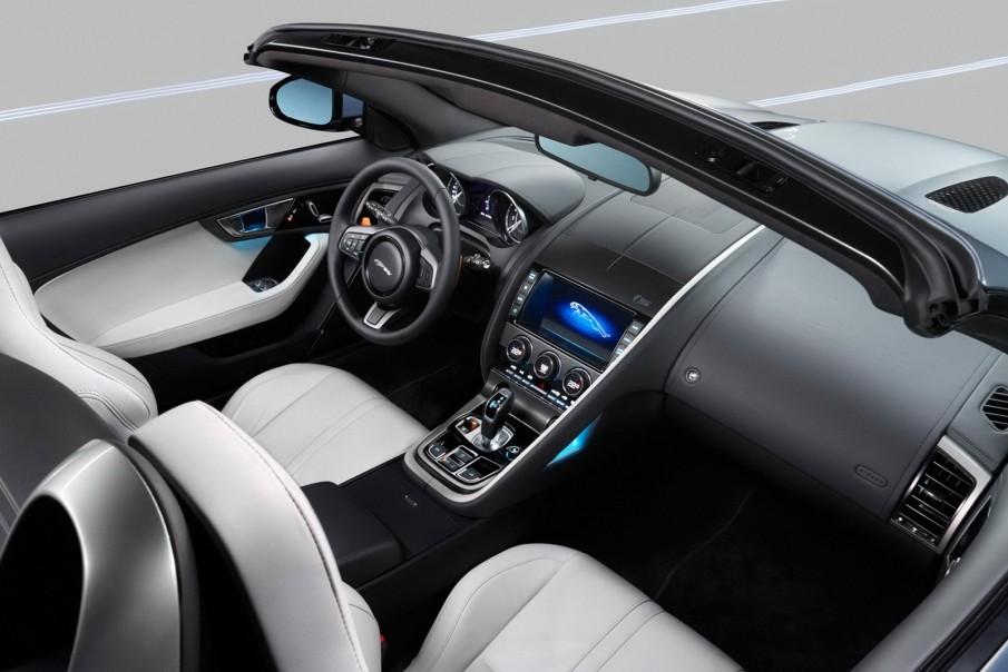 2013_JAGUAR_F_TYPE_OVERSEAS_25-0927-MC-1266X604