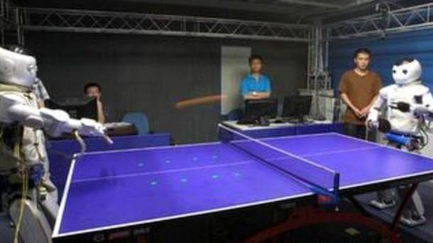 乒乓球和机器人