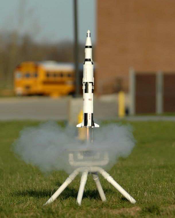 模型火箭发射