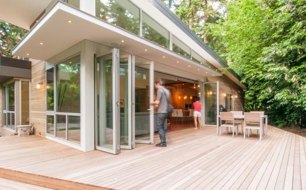 27.手风琴式玻璃窗和门让你感觉你在外面!