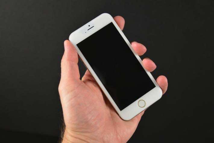 iphone-6-sonny-dickson-mockups-2
