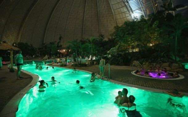 转换成Resort14纳粹飞机跑道上