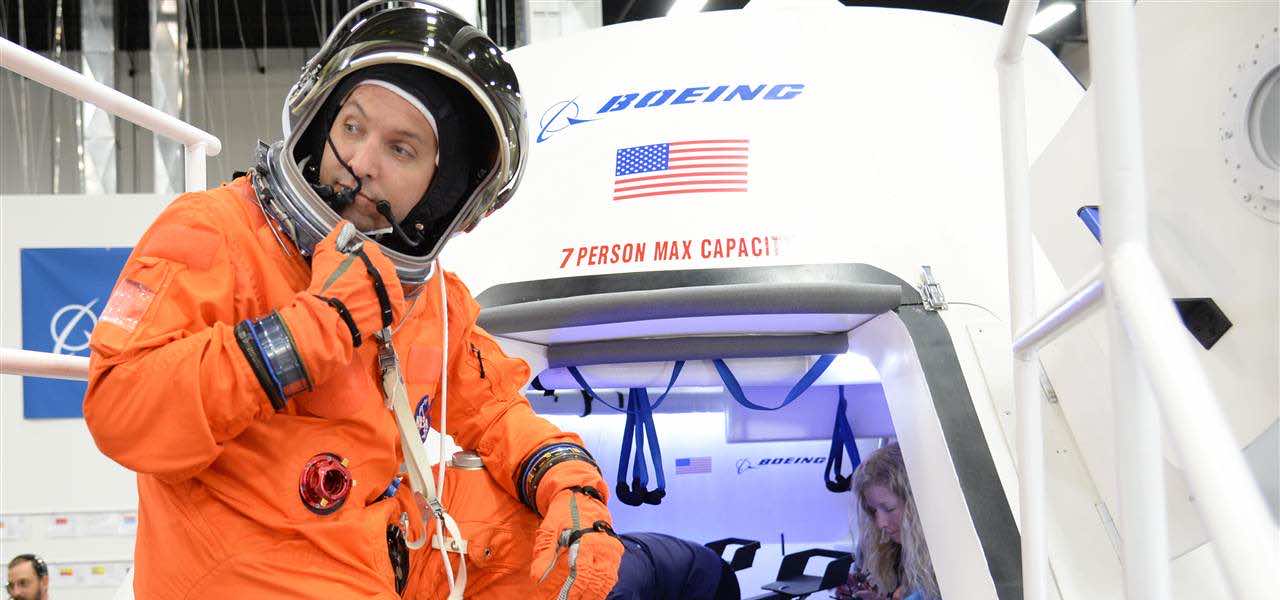 波音和Space X是美国宇航局的太空出租车