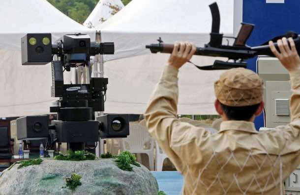 三星建造的SGR-1哨兵机器人4