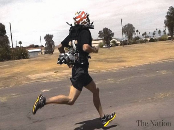 科学家测试喷气背包让士兵跑得更快