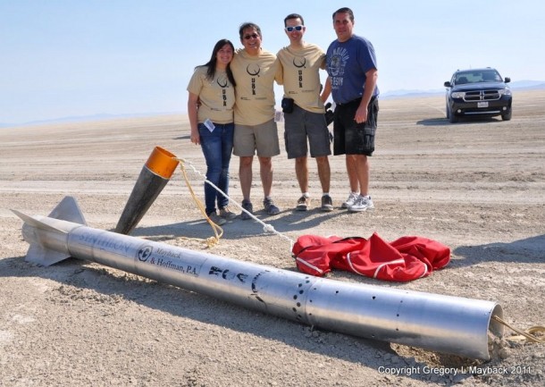 Homemade Rocket Reaches a Height of 121,000 ft13