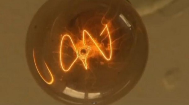 这是世界上燃烧时间最长的灯泡——113年，还在持续4年