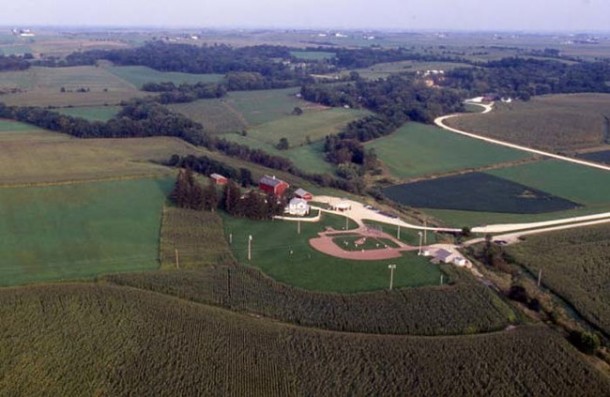 被nature认领的废弃布景