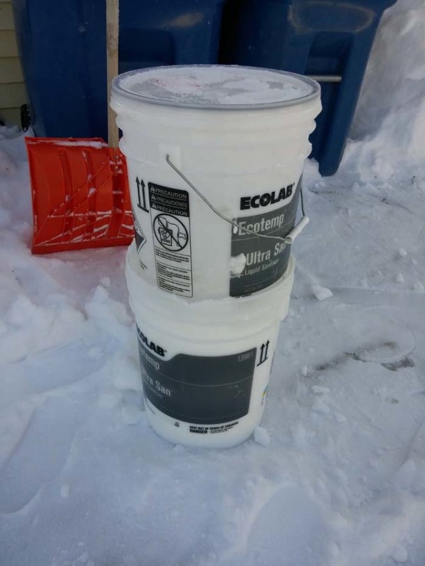 雪恶作剧-建造一个冰屋