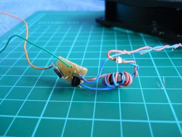神奇的DIY智能手机充电器4