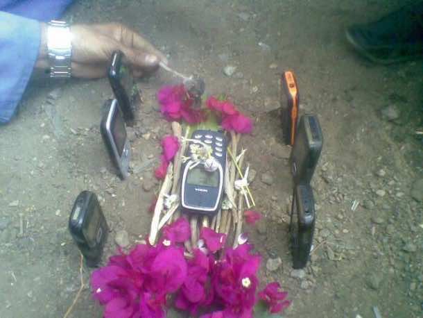 诺基亚3310摧毁了4