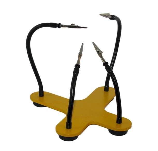 四翼手四个武装帮助焊接的手