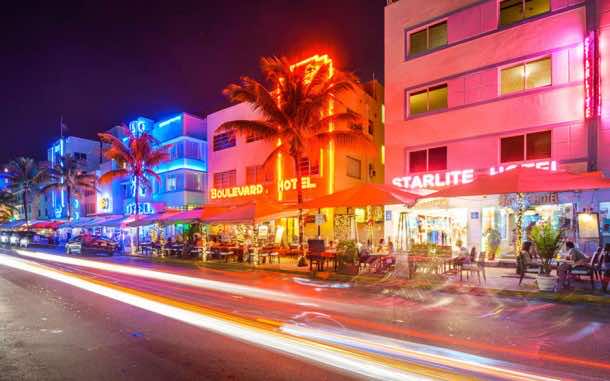 查看世界上最丰富多彩的城市7