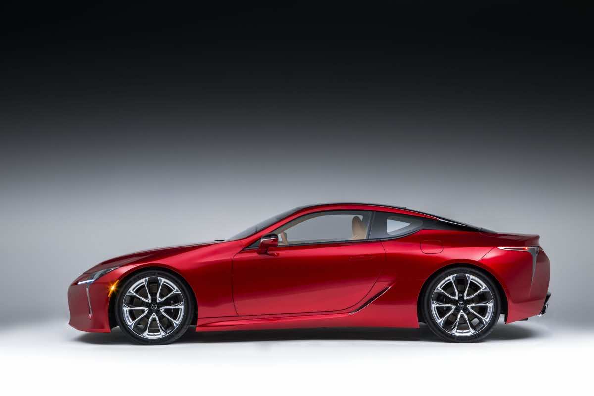 雷克萨斯显示最新的豪华车- LC 500双门跑车5