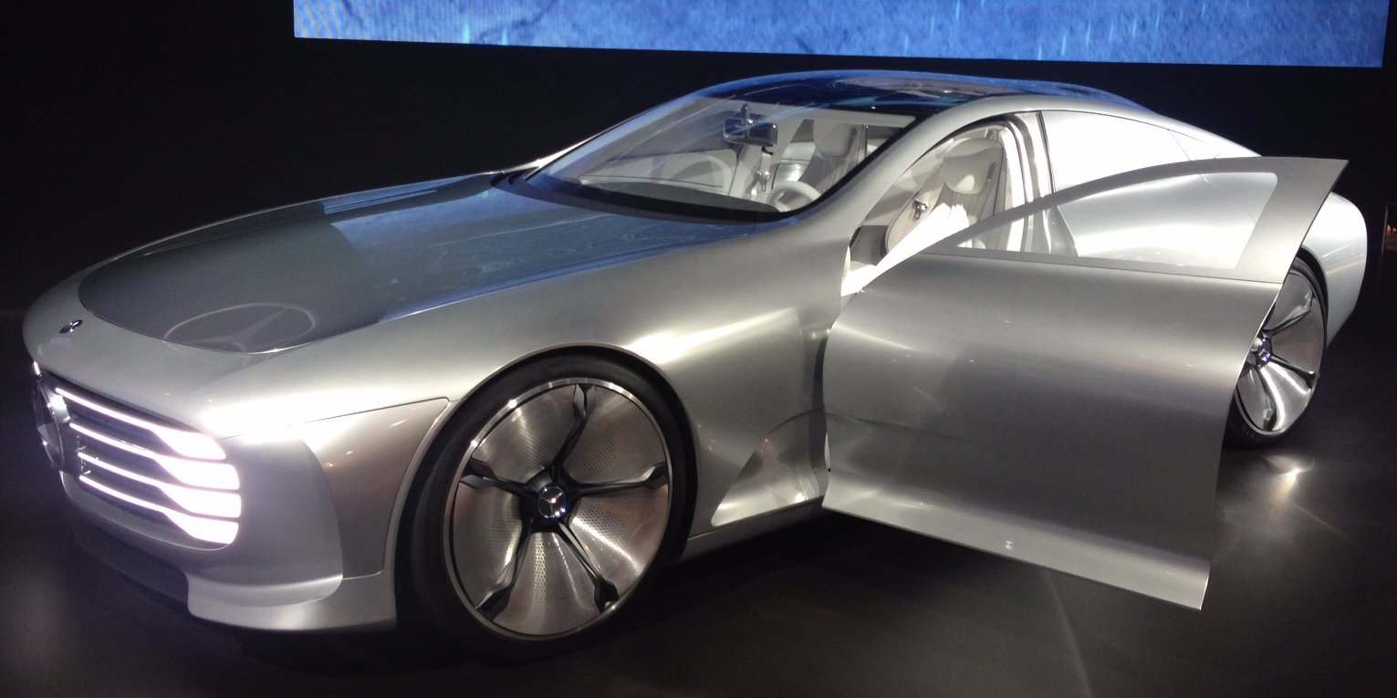 梅赛德斯奔驰CIAA速度速度达到50英里 /小时时会变换