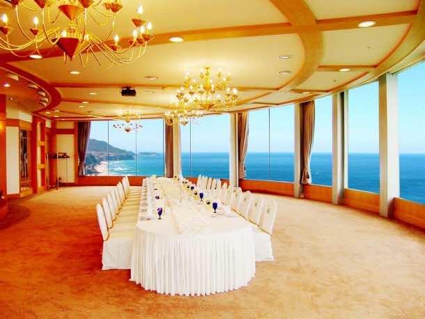 韩国的太阳游轮度假村和游艇令人惊叹