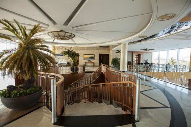 韩国的太阳游轮度假村和游艇令人惊叹