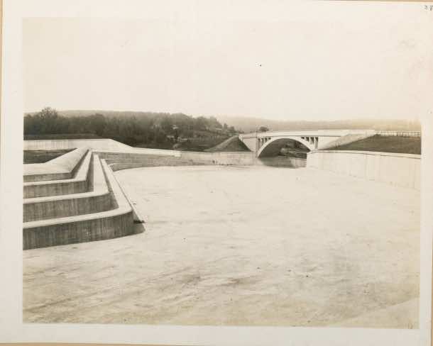 这是他们为在1915年向纽约提供水的建造。