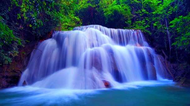 Huay Mae Khamin Waterfall，Kheaun Sri Nakarin国家公园，泰国