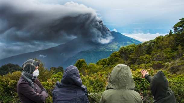 最近的火山喷发升高表明地球的地壳越来越Unstable_Image 3