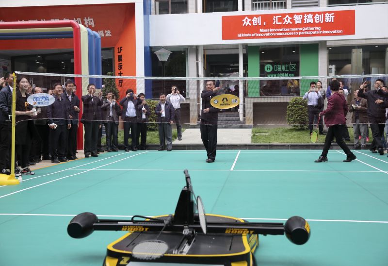中国羽毛球打机器人