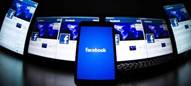 这张在Lavigny拍摄的照片显示了手机上Facebook应用程序的加载屏幕