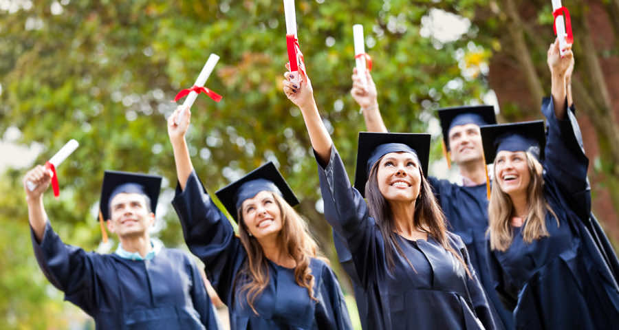 首先，美国大学毕业生的女性工程师超过Men_image 0