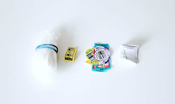 零废物妇女可以在一个小罐子里装两年的垃圾