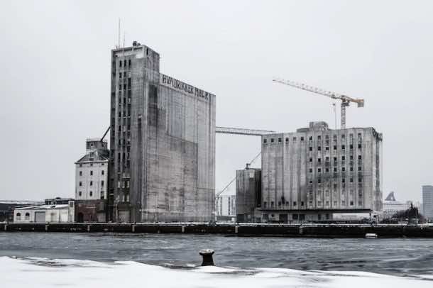 废弃的粮仓被改造成时尚、现代的家