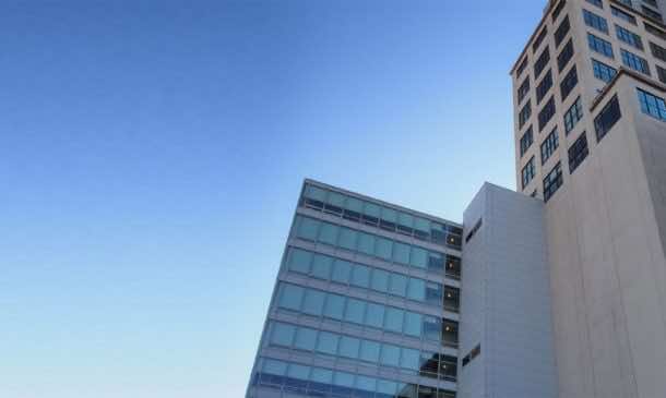 废弃的粮仓被改造成时尚、现代的家