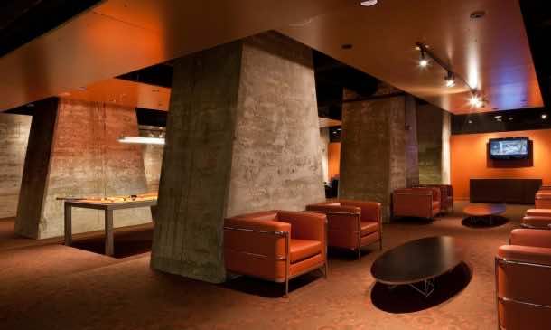 废弃的粮仓被改造成时尚、现代的家