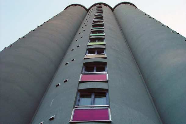 废弃的粮仓被改造成时尚、现代的家