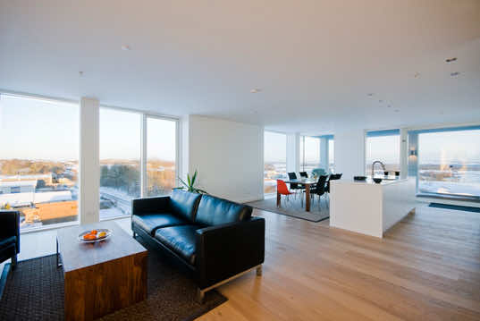 废弃的粮仓被改造成时尚、现代的家