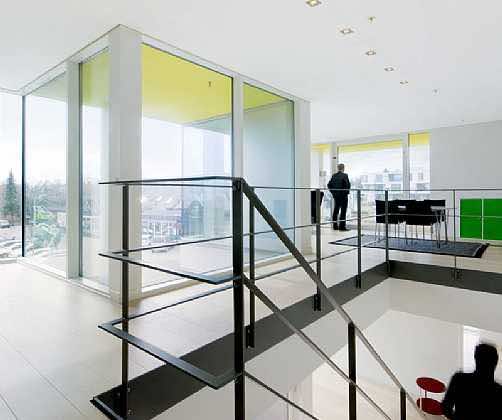 废弃的粮仓被改造成时尚、现代的家