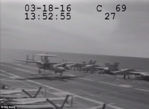 金属电缆snaps_image 1之后，海军飞机几乎坠入海洋