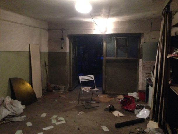 罗马尼亚建筑师将一个肮脏的旧车库转变为梦office_image 1