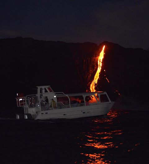 见证新土地被形成，熔岩流入夏威夷的海洋8