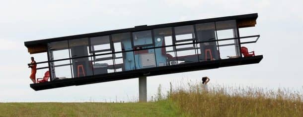 性能建筑两位艺术家建造了yabo168vip com360度旋转房屋，然后移动In_image 0