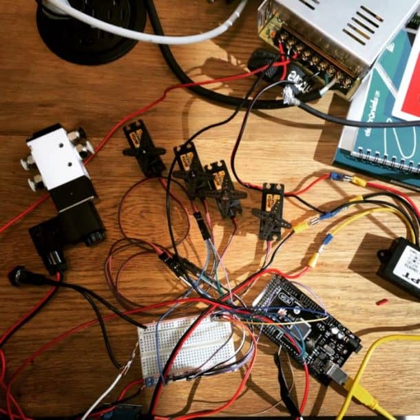 This Amazing Burger Drop Shot Took Some Sophisticated Engineering and Photography Skills_Image 8