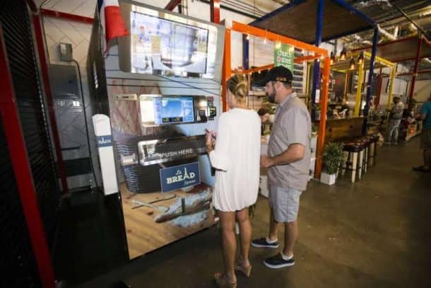 这个自动售货机报价与其新鲜Baguettes_Image 3。愿你胃口好