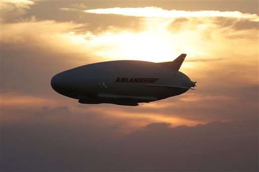 世界上最大的飞机Airlander 10成功完成了其处女航班成功_image 00