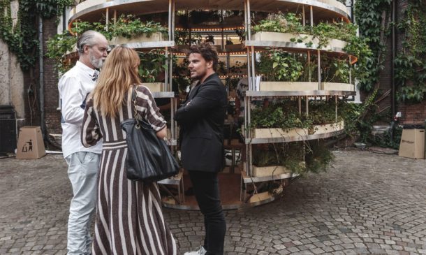 a-spherical-farm-pod-the-growroom-brings-agriculture-to-city-streets_image-1