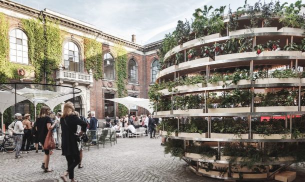 a-spherical-farm-pod-the-growroom-brings-agriculture-to-city-streets_image-18