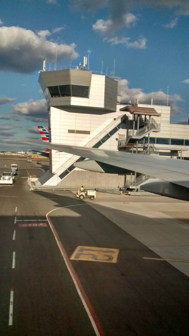 do-you-know-why-you-have-to-keep-the-shades-up-on-the-plane_image-3