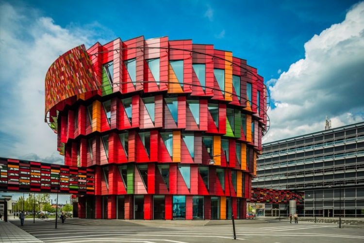 here-are-the-ten-weirdest-buildings-in-sweden_image-8