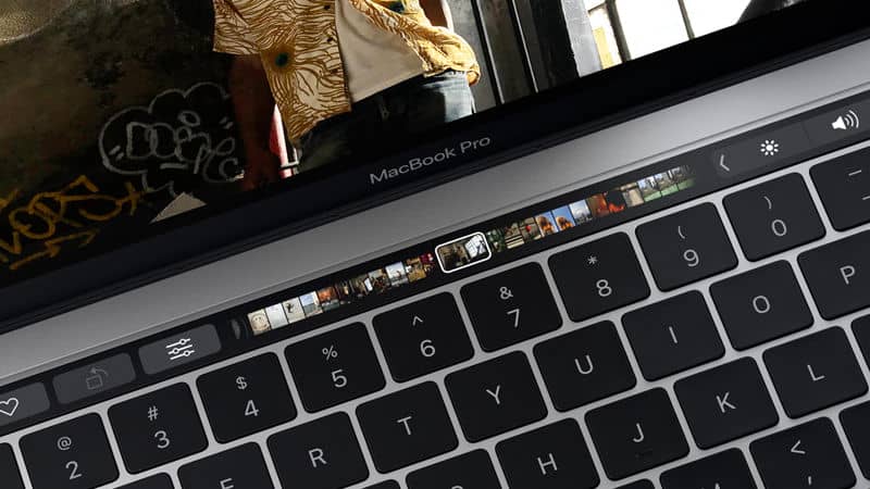 this-is-what-you-can-do-with-the-macbook-pro-touch-bar_image-0