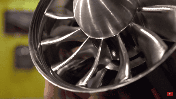 来源:YouTube/the Hacksmith