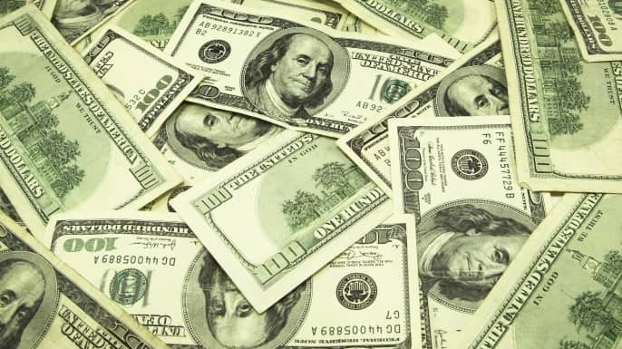 Why-is-is-American-Currency-Green-istock_000004114467large-e