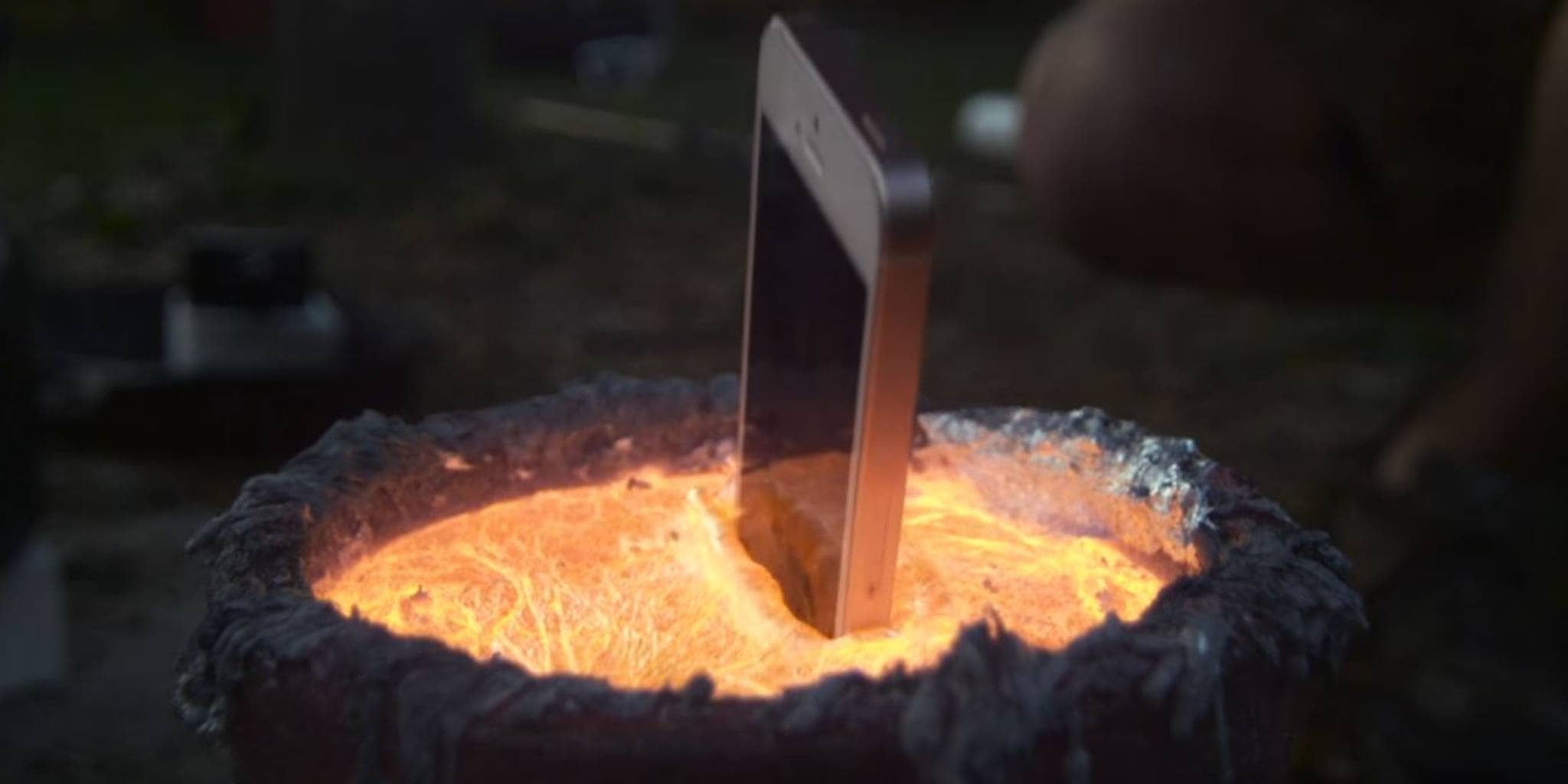 熔融铝中的IPhone