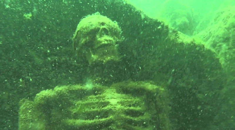 水下发现了